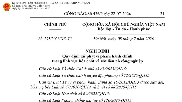 Minh họa cán cân, văn bản xử phạt và bình chế phẩm diệt côn trùng